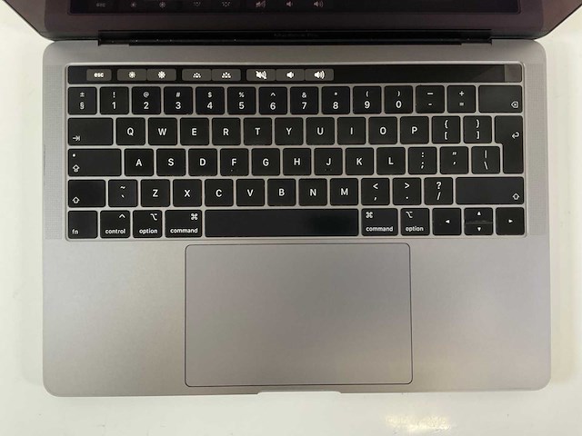 Apple macbook pro 13,3”, core(tm) i7 8th gen, 16 gb ram, 500 gb nvme laptop - afbeelding 4 van  7