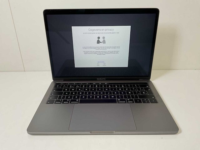 Apple macbook pro 13.3”, core(tm) i7 8th gen, 16 gb ram, 500 gb nvme laptop - afbeelding 1 van  7