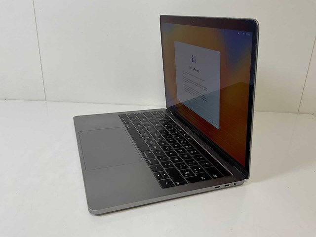 Apple macbook pro 13.3”, core(tm) i7 8th gen, 16 gb ram, 500 gb nvme laptop - afbeelding 3 van  7