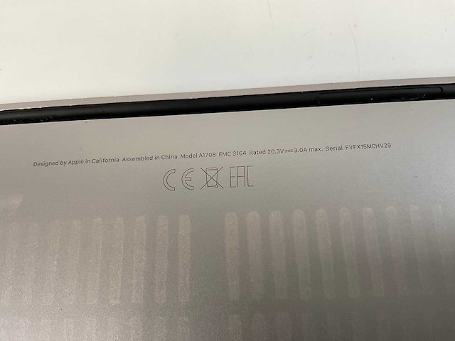 Apple macbook pro 13.3”, dual-core i5, 8 gb ram, 256 gb nvme laptop - afbeelding 3 van  4
