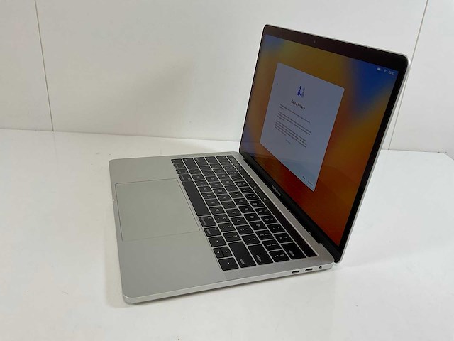 Apple macbook pro 13.3”, dualcore i7, 16 gb ram, 512 gb nvme laptop - afbeelding 2 van  4