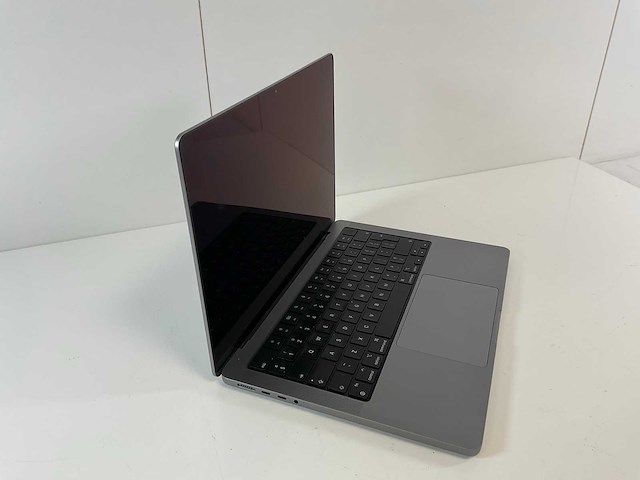 Apple macbook pro 13,3”, m2 pro, 32 gb ram, 500 gb nvme, m2 pro laptop - afbeelding 2 van  7