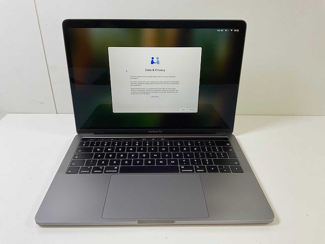 Apple macbook pro 13.3”, quadcore i5, 16 gb ram, 500 gb nvme laptop - afbeelding 1 van  7