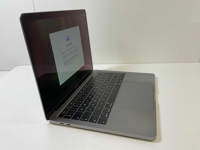Apple macbook pro 13.3”, quadcore i5, 16 gb ram, 500 gb nvme laptop - afbeelding 2 van  7