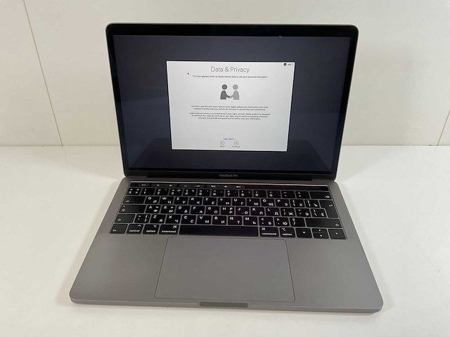 Apple macbook pro 13.3”, quadcore i5, 16 gb ram, 512 gb nvme laptop - afbeelding 1 van  5