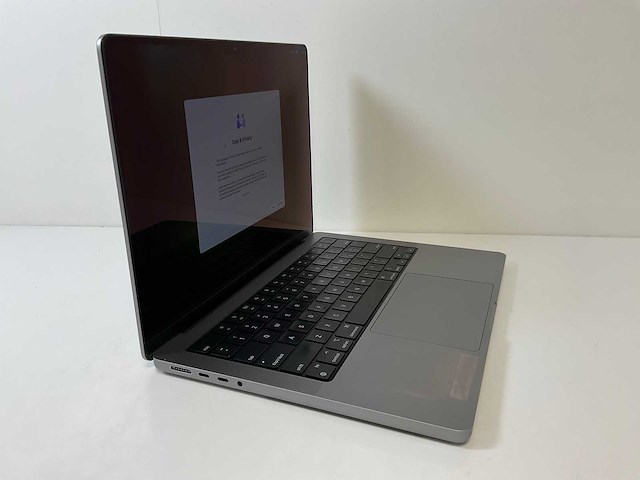 Apple macbook pro 14”, apple m1 pro, 16 gb ram, 500 gb nvme laptop - afbeelding 2 van  7