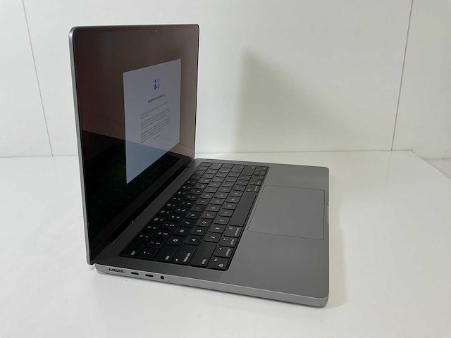 Apple macbook pro 14”, apple m1 pro, 16 gb ram, 500 gb nvme laptop - afbeelding 2 van  7