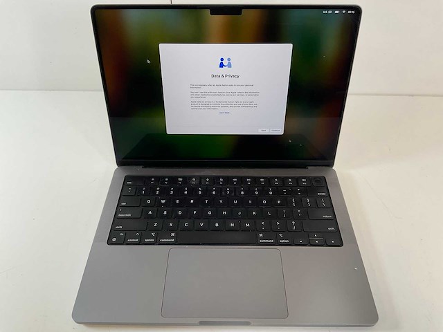 Apple macbook pro 14”, apple m1 pro, 16 gb ram, 512 gb ssd laptop - afbeelding 1 van  4