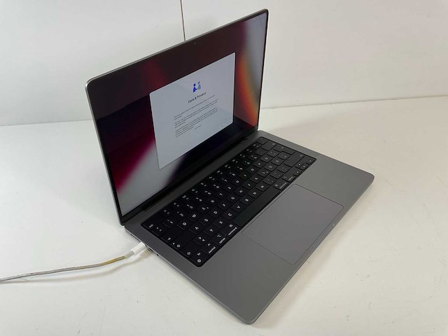 Apple macbook pro 14”, apple m1 pro, 16 gb ram, 512 gb ssd laptop - afbeelding 2 van  4