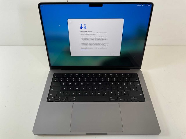 Apple macbook pro 14”, apple m1 pro, 16 gb ram, 512 gb ssd laptop - afbeelding 1 van  3