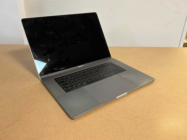 Apple macbook pro 15” - i7-7820hq macbook - afbeelding 1 van  3