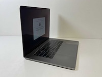 Apple macbook pro 15”, 6-core intel i7, 16 gb ram, 500 gb nvme, amd radeon pro 560x 4 gb laptop - afbeelding 2 van  7