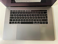 Apple macbook pro 15”, 6-core intel i7, 16 gb ram, 500 gb nvme, amd radeon pro 560x 4 gb laptop - afbeelding 4 van  7