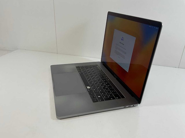Apple macbook pro 15”, core i7, 16 gb ram, 512 gb nvme, amd radeon pro 555x 4gb laptop - afbeelding 3 van  7