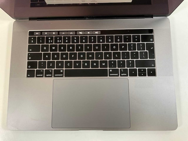 Apple macbook pro 15”, core i7, 16 gb ram, 512 gb nvme, amd radeon pro 560x 4gb laptop - afbeelding 4 van  7