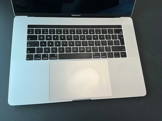 Apple macbook pro (15-inch, 2018) - afbeelding 2 van  7