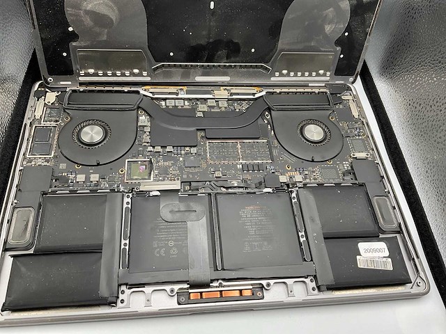 Apple macbook pro 15 inch a1990 laptop - afbeelding 2 van  10