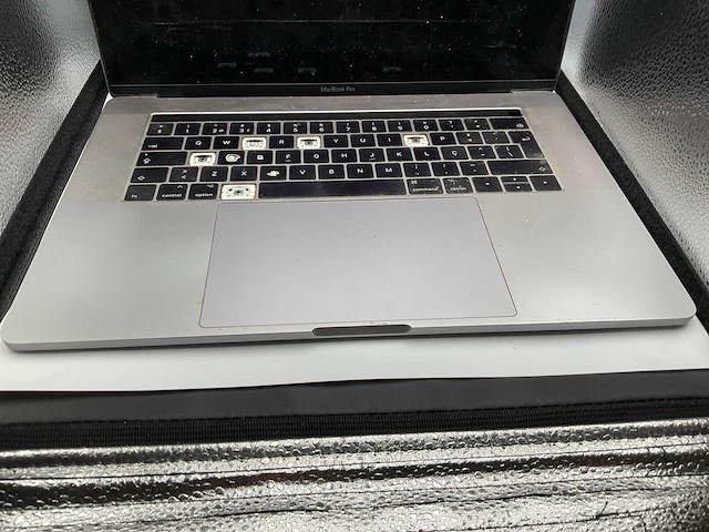 Apple macbook pro 15 inch laptop - afbeelding 2 van  6