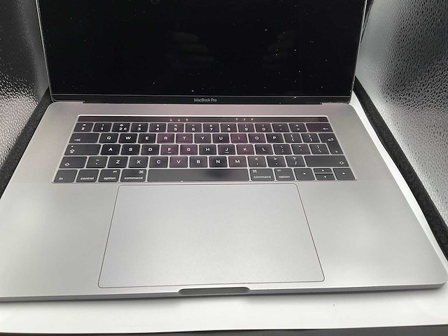 Apple macbook pro 15 inch laptop - afbeelding 2 van  8