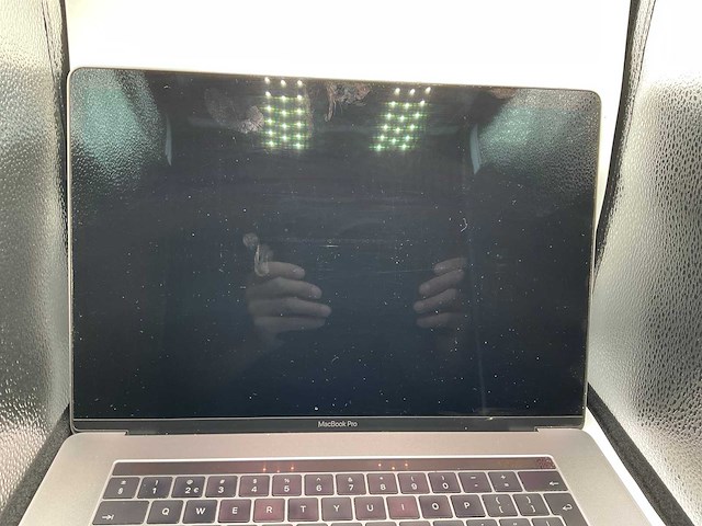 Apple macbook pro 15 inch laptop - afbeelding 3 van  8
