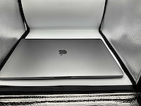 Apple macbook pro 15 inch laptop - afbeelding 4 van  8