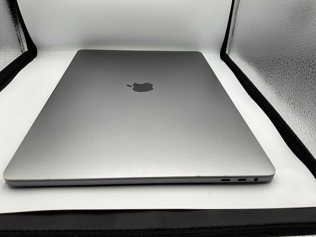 Apple macbook pro 15 inch laptop - afbeelding 5 van  8