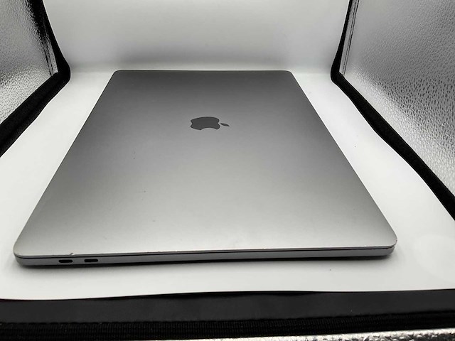 Apple macbook pro 15 inch laptop - afbeelding 6 van  8