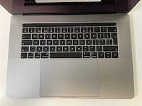 Apple macbook pro 15”, octocore i9, 16 gb ram, 512 gb ssd, amd radeon pro 560x 4 gb laptop - afbeelding 4 van  7