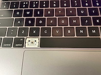 Apple macbook pro 15”, quadcore intel i7, 16 gb ram, 251 gb nvme, amd radeon pro 450 2 gb laptop - afbeelding 5 van  8