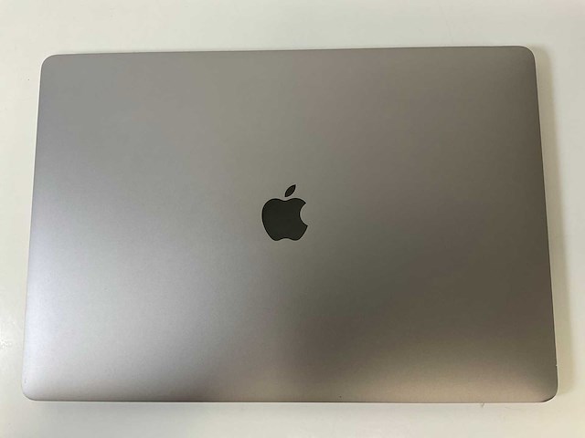 Apple macbook pro 15”, quadcore intel i7, 16 gb ram, 251 gb nvme, amd radeon pro 450 2 gb laptop - afbeelding 6 van  8