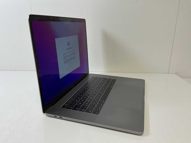 Apple macbook pro 15”, quadcore intel i7, 16 gb ram, 500 gb nvme, amd radeon pro 455 2 gb laptop - afbeelding 2 van  7
