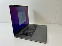 Apple macbook pro 15”, quadcore intel i7, 16 gb ram, 500 gb nvme, amd radeon pro 455 2 gb laptop - afbeelding 2 van  7
