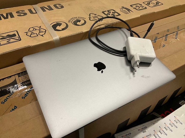 Apple macbook pro 15.1 laptop - afbeelding 3 van  3