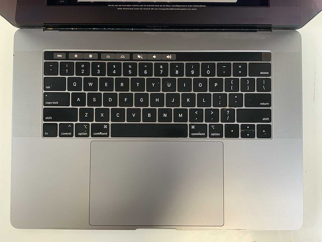 Apple macbook pro 15.4", core(tm) i7 8e generatie, 32 gb ram, 500 gb nvme, amd radeon pro 560x 4 gb laptop - afbeelding 4 van  7