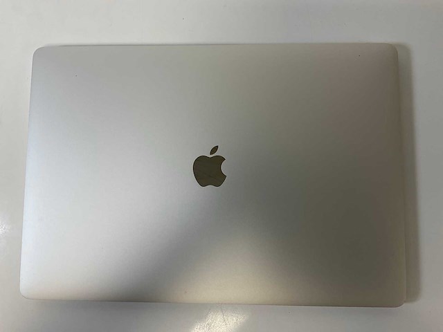 Apple macbook pro 15.4”, core(tm) i7 8th gen, 16 gb ram, 1 tb nvme, amd radeon pro 555x 4 gb laptop - afbeelding 5 van  7