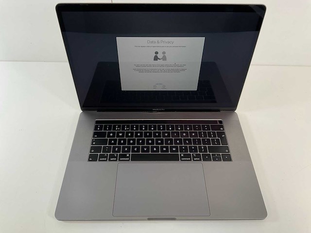 Apple macbook pro 15.4”, core(tm) i7 8th gen, 16 gb ram, 256 gb nvme, amd radeon pro 555x 4 gb laptop - afbeelding 1 van  7