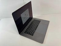 Apple macbook pro 15.4”, core(tm) i7 8th gen, 16 gb ram, 256 gb nvme, amd radeon pro 555x 4 gb laptop - afbeelding 2 van  7