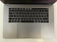 Apple macbook pro 15.4”, core(tm) i7 8th gen, 16 gb ram, 256 gb nvme, amd radeon pro 555x 4 gb laptop - afbeelding 4 van  7