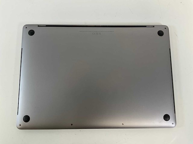 Apple macbook pro 15.4”, core(tm) i7 8th gen, 16 gb ram, 256 gb nvme, amd radeon pro 555x 4 gb laptop - afbeelding 6 van  7