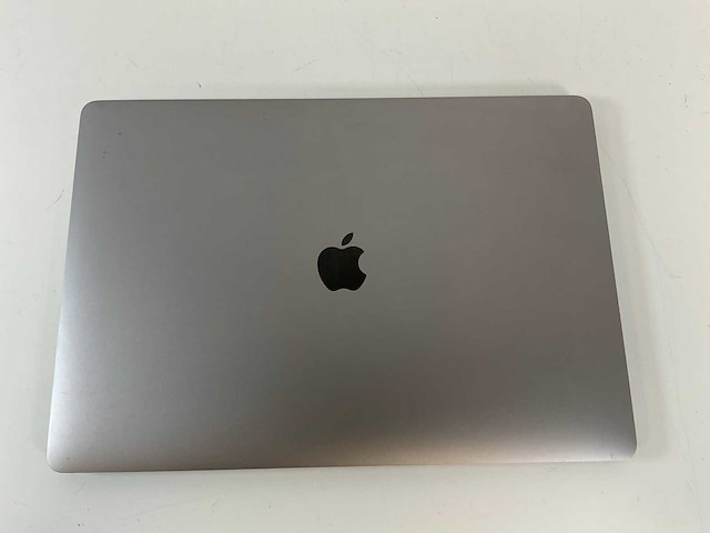 Apple macbook pro 15.4”, core(tm) i7 8th gen, 32 gb ram, 1 tb nvme, amd radeon pro 555x 4 gb laptop - afbeelding 3 van  4