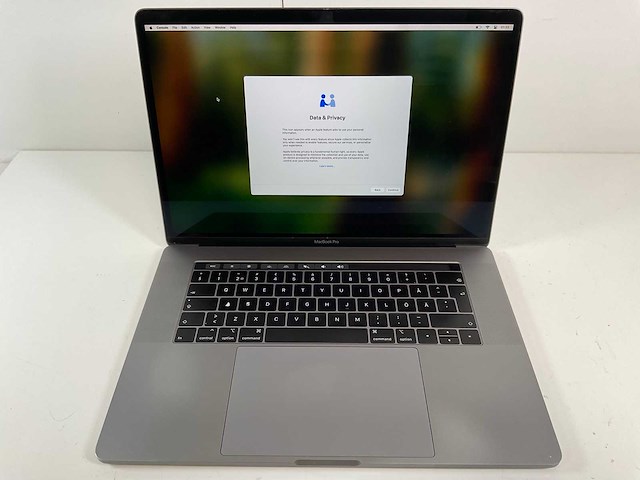 Apple macbook pro 15.4”, core(tm) i7 8th gen, 32 gb ram, 256 gb nvme, amd radeon pro 555x 4 gb laptop - afbeelding 1 van  7