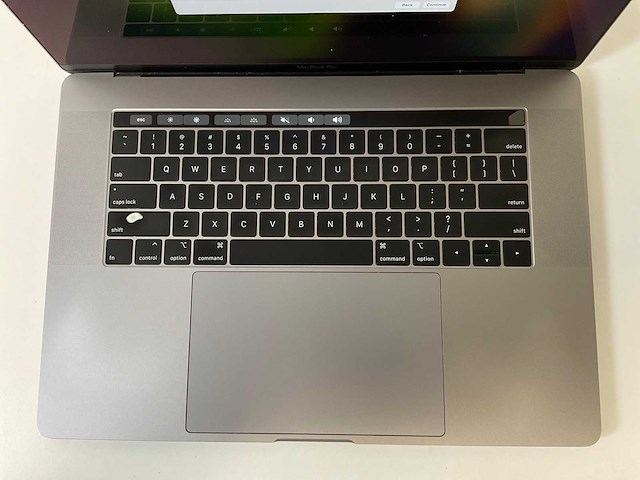Apple macbook pro 15.4”, core(tm) i7 8th gen, 32 gb ram, 256 gb nvme, amd radeon pro 555x 4gb laptop - afbeelding 4 van  7
