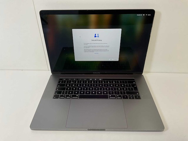 Apple macbook pro 15.4”, core(tm) i7 8th gen, 32 gb ram, 256 gb nvme, amd radeon pro 555x 4gb laptop - afbeelding 1 van  7