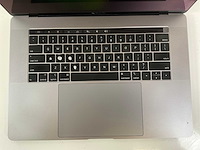 Apple macbook pro 15.4”, core(tm) i7 8th gen, 32 gb ram, 256 gb nvme laptop - afbeelding 4 van  7