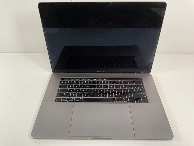 Apple macbook pro 15.4”, core(tm) i7 8th gen, 32 gb ram, 256 gb nvme laptop - afbeelding 1 van  7