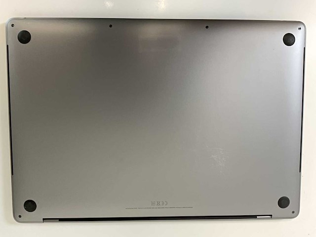 Apple macbook pro 15.4”, core(tm) i7 9th gen, 16 gb ram, 251 gb nvme, amd radeon rx pro 555x 4 gb laptop - afbeelding 6 van  8