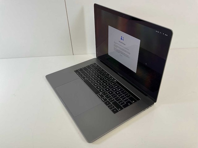Apple macbook pro 15.4”, core(tm) i7 9th gen, 16 gb ram, 256 gb nvme, amd radeon pro 555x 4 gb laptop - afbeelding 3 van  7