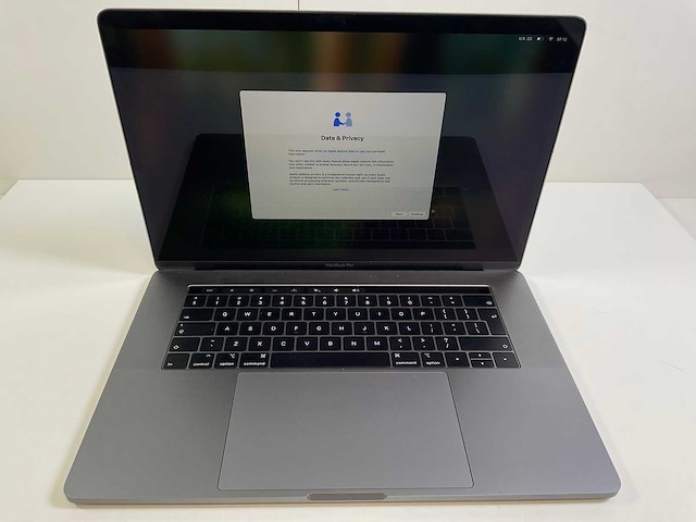 Apple macbook pro 15.4“ core(tm) i7 9th gen, 32 gb ram, 1 tb nvme, amd radeon rx 460 4gb laptop - afbeelding 1 van  7