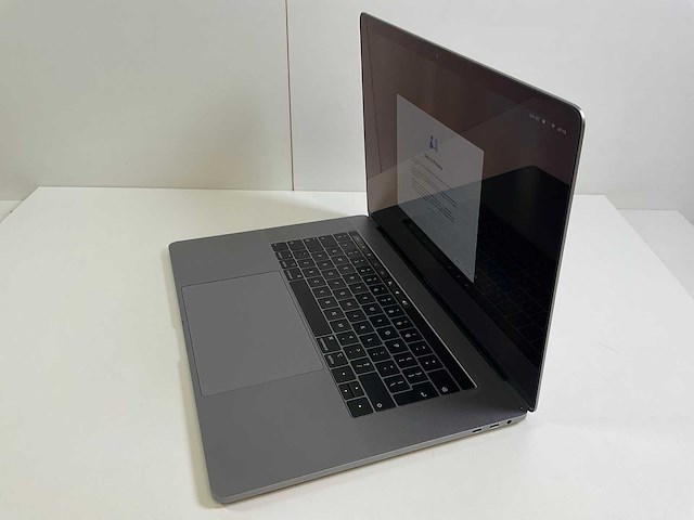 Apple macbook pro 15.4“ core(tm) i7 9th gen, 32 gb ram, 1 tb nvme, amd radeon rx 460 4gb laptop - afbeelding 3 van  7