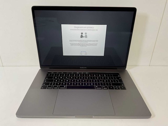Apple macbook pro 15.4”, core(tm) i7 9th gen, 32 gb ram, 251 gb nvme, amd radeon pro 555x 4 gb laptop - afbeelding 1 van  7